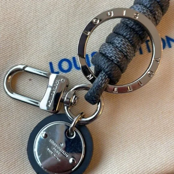 Luis Vuitton black and silver Keychain - Picture 4 of 6